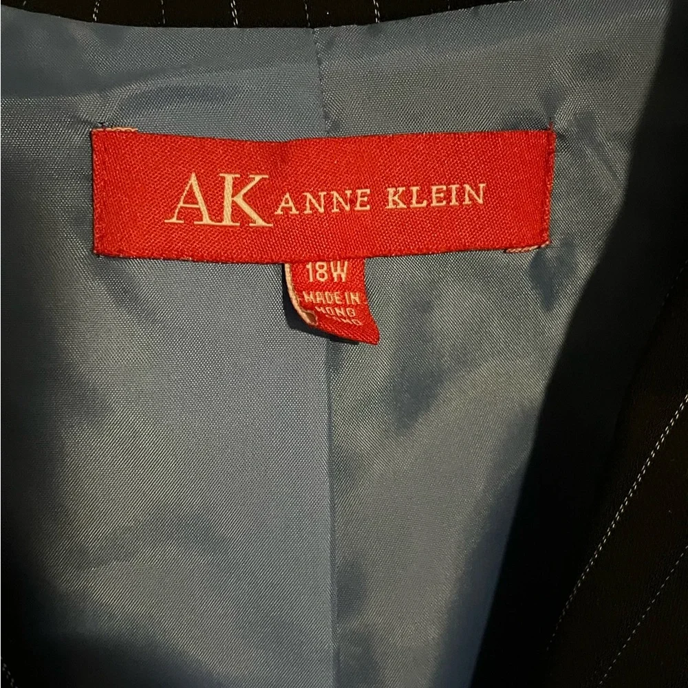 ANNE KLEIN - Pant Suit. Black Pinstripe Blazer and Pants. - Picture 5 of 15